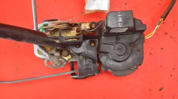Honda Accord Front door lock