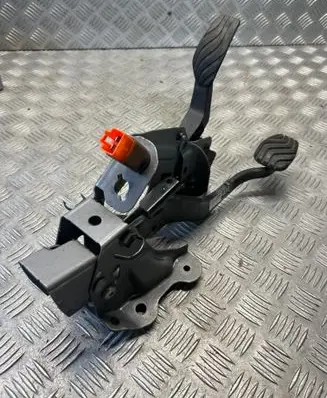 Nissan Qashqai Pedal assembly 465014EA2B