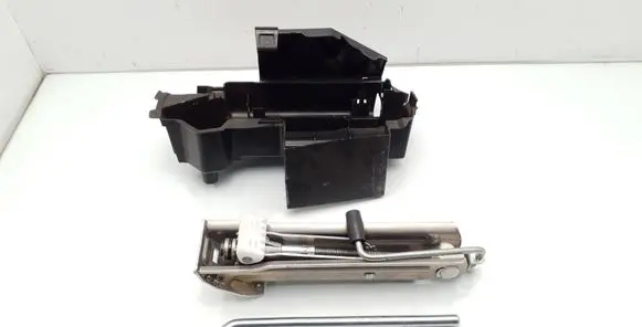 Mercedes-Benz C W204 Lift Jack A2125800118 A2125800418