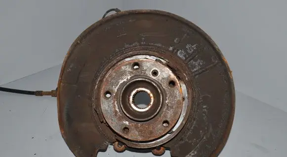 BMW 7 E38 Front wheel hub