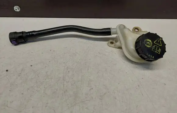Ford Fiesta Brake fluid reservoir 8V512K478HE