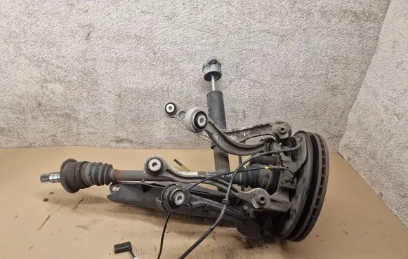 Rear wheel hub spindle/knuckle