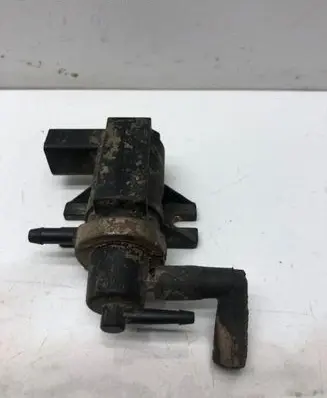Volkswagen PASSAT B5.5 Turbo solenoid valve