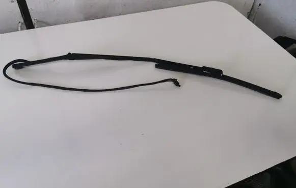 Volvo XC60 Front wiper blade arm W000082546