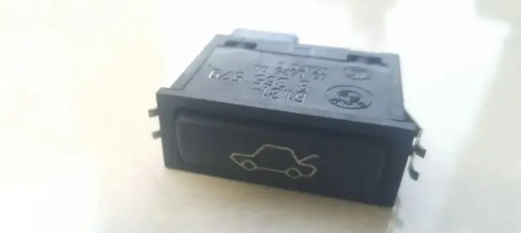 BMW 5 E39 Tailgate opening switch 61318365579 61.318365579