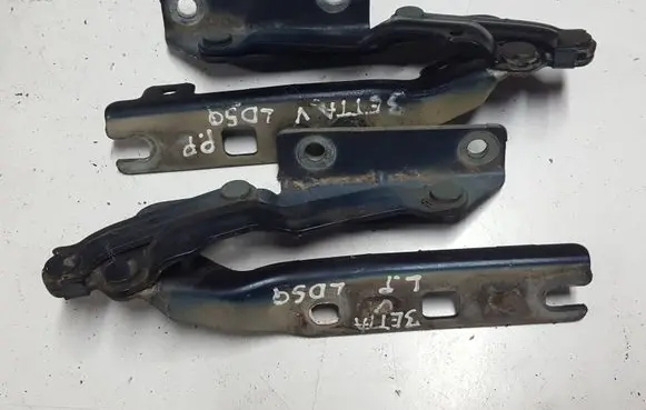 Volkswagen Jetta V Engine bonnet/hood hinges 