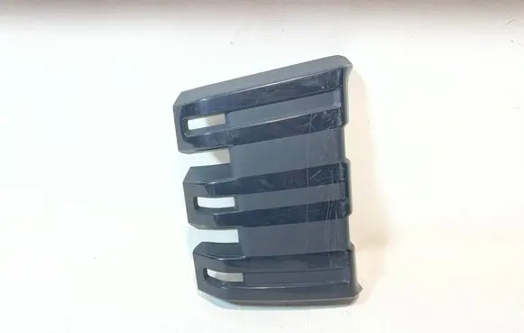 Skoda Kamiq Front bumper upper radiator grill 658853655