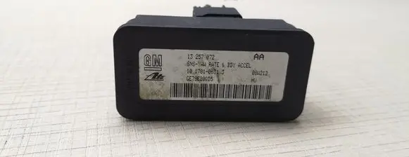 Opel Zafira B Acceleration sensor 13257072