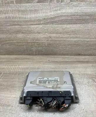 Toyota Yaris Engine control unit/module 8966152200 0281010563