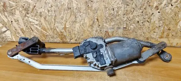 Renault Laguna III Front wiper linkage and motor 288100001N