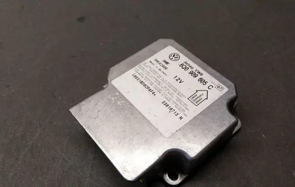 Volkswagen PASSAT B5.5 Airbag control unit/module 6Q0909605C