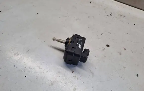 Volvo V70 Headlight level adjustment motor P2004