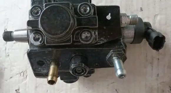Opel Meriva B Fuel injection high pressure pump 0445010193SDKG