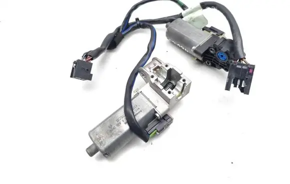 Audi A8 S8 D4 4H Steering column adjust motor 97062434900 0390203335 97062434700