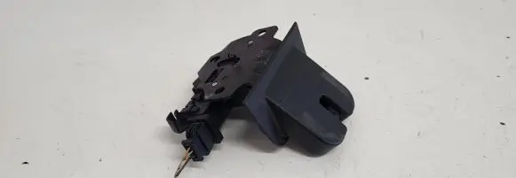 Audi A4 S4 B7 8E 8H Tailgate/trunk/boot lock/catch/latch 8P4827505C