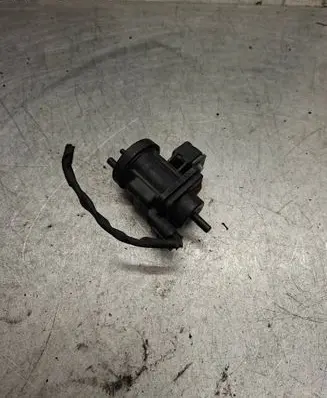 Mercedes-Benz E W211 Turbo solenoid valve A0005450527