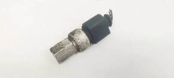 Volkswagen PASSAT B6 Air conditioning (A/C) pressure sensor 1J0973703