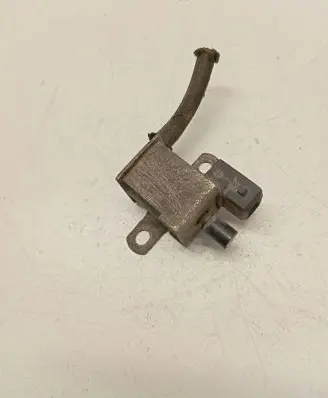 Volkswagen Golf IV Turbo solenoid valve 028506203A
