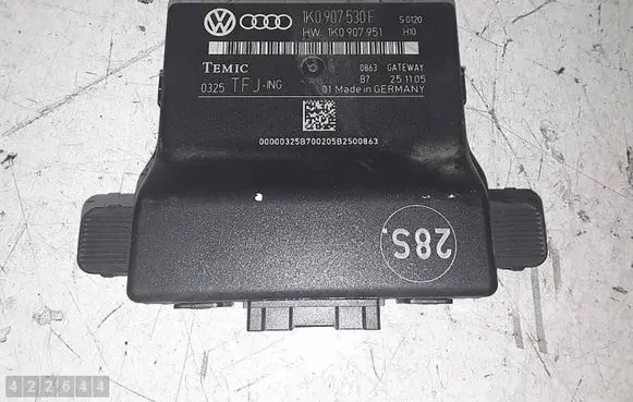 Volkswagen Golf V Gateway control module 1K0907530F 1K0907951
