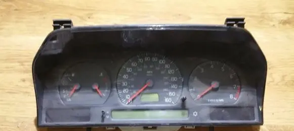 Volvo S70 V70 V70 XC Speedometer (instrument cluster) 9472522 69294-210t