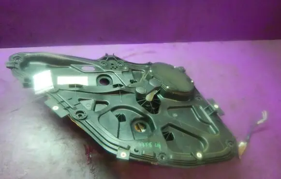 Ford Fusion Rear door window regulator with motor
