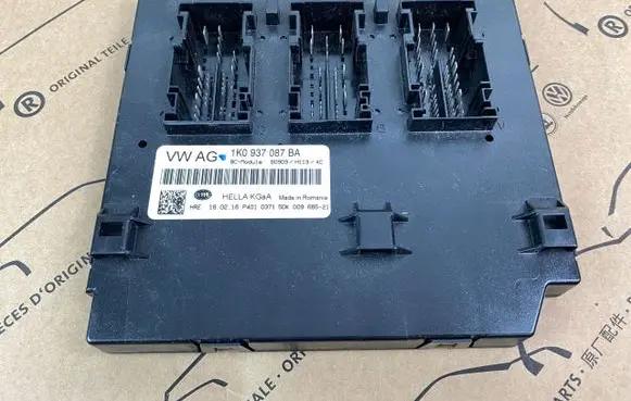 Volkswagen Jetta VI Comfort/convenience module 1K0937087BA