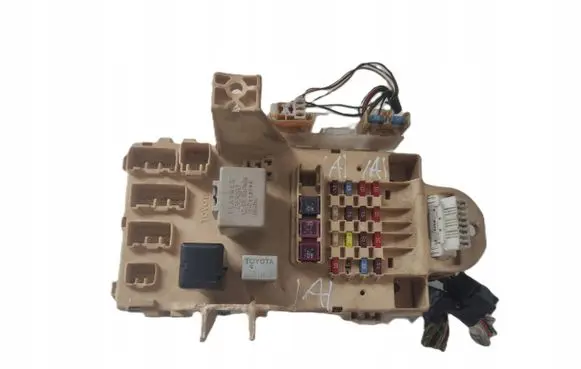 Toyota Yaris Comfort/convenience module 827300D040