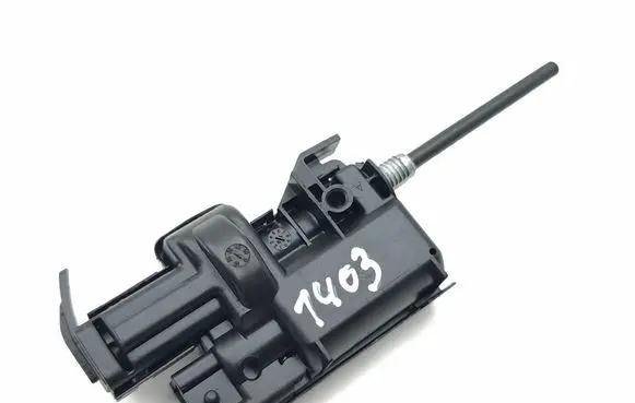 Renault Megane IV Fuel tank cap lock motor 8200305732