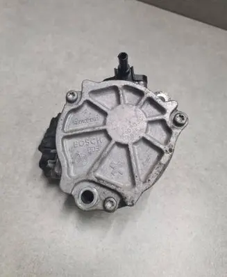 Peugeot Partner Vacuum pump 9804021880