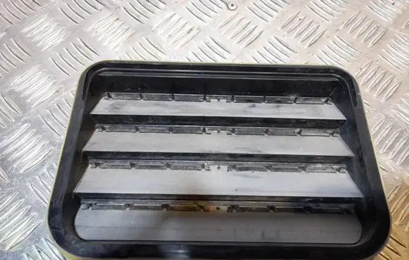 Porsche Cayenne (92A) Quarter panel pressure vent 7PP819181A 7PP819181