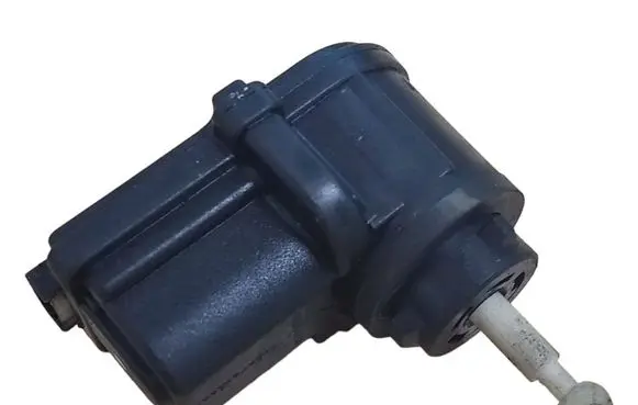 Headlight level adjustment motor