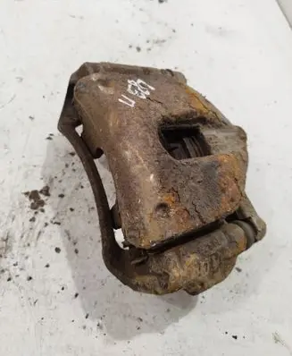 Toyota Auris 150 Front brake caliper