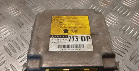 Mitsubishi Pajero Airbag control unit/module MR472773 1523003430