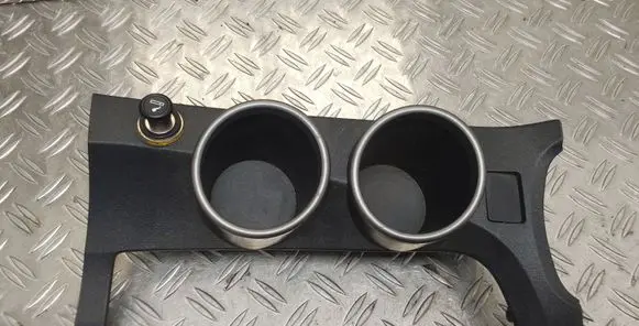 Cup holder front