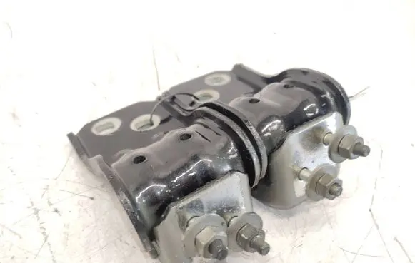 Opel Insignia A Loading door upper hinge 13247936 13247935 132775