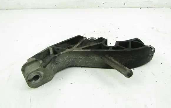Opel Astra H Engine mounting bracket 