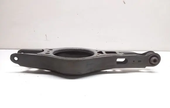 Toyota Prius (XW50) Rear upper control arm/wishbone