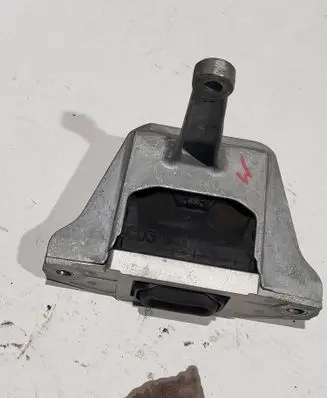 KIA Xceed Engine mount bracket 21810J7200 139015 2L171847