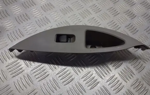 Mitsubishi Grandis Quarter vent window switch 8608A022
