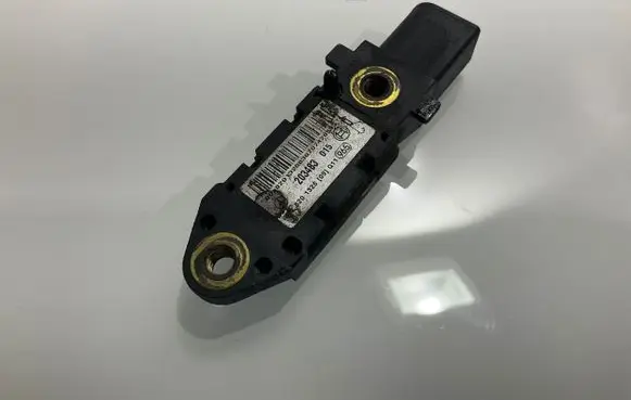 Mercedes-Benz CLS C219 Airbag deployment crash/impact sensor 0028201326 A0028201326