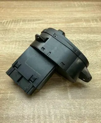Ford Connect Light switch 4986104