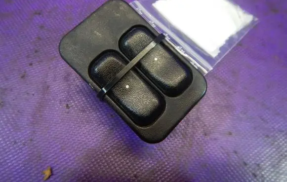 Opel Astra G Quarter vent window switch 