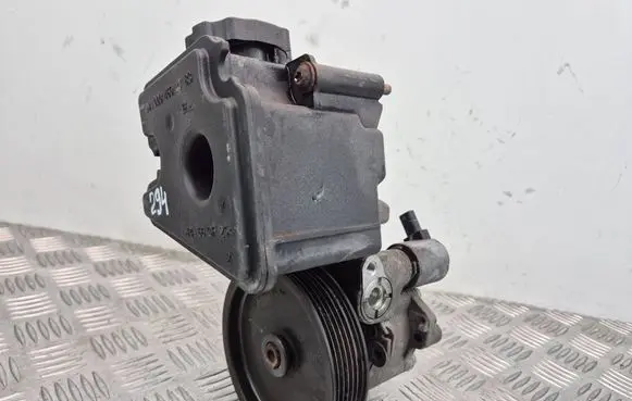 Mercedes-Benz E W212 Power steering pump 0064664401 LH2115842