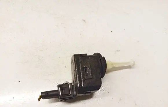 Volkswagen PASSAT B5 Headlight level adjustment motor 3b0941295a
