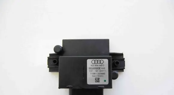 Lexus RX 330 - 350 - 400H Fuel injection pump control unit/module 4G0906093D