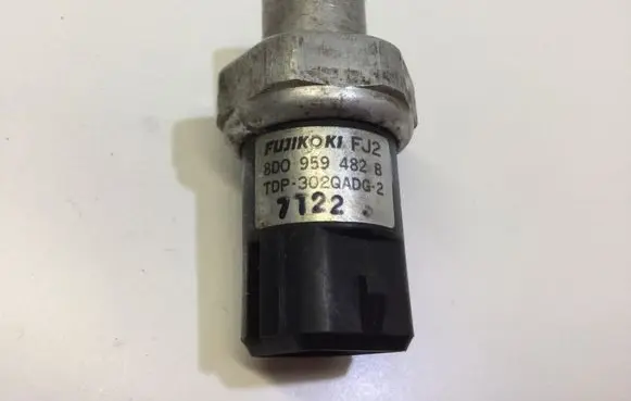 Audi A6 S6 C5 4B Air conditioning (A/C) pressure sensor 8D0959482B