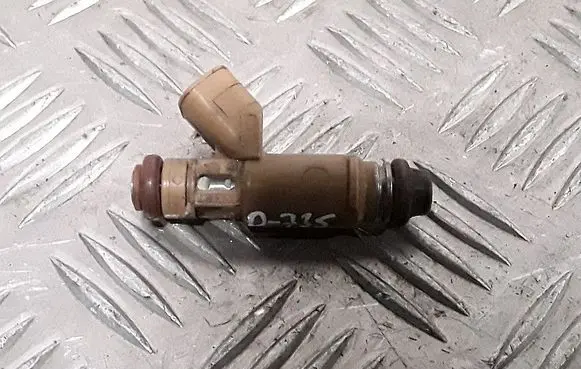 Volvo V50 Fuel injector 8627815