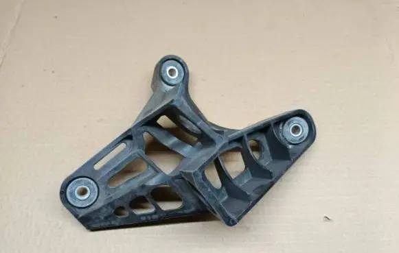 Volkswagen Caddy Gear shift cable bracket 1K0711789G