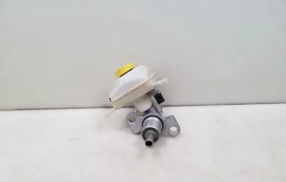 Master brake cylinder