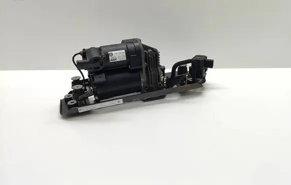 BMW 5 E60 E61 Air suspension compressor/pump 6777827 67778272 37106777827